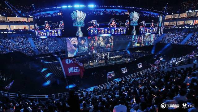 展现出极强 展现出极强